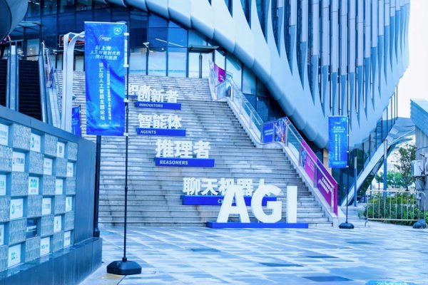 涨8 如何理解大数据与信息安全？从某航空公司堵住每年丢失上千万元毛毯漏洞说起