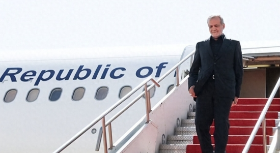 億策略 参加中国重大活动后，伊朗看明白了，总统连夜回国，落实中伊25年协议